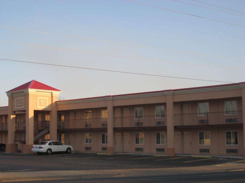 Sands Central Inn هوت سبرنغز المظهر الخارجي الصورة